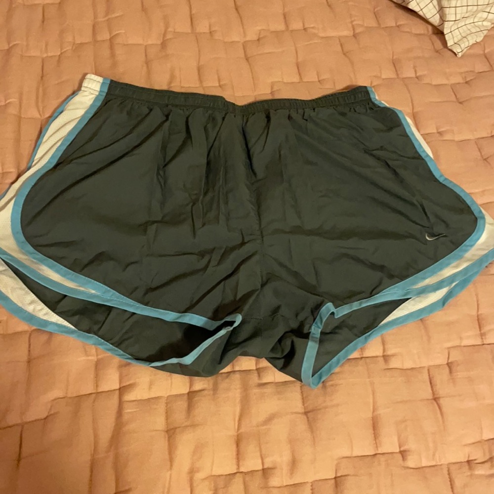 XL Nike FIT Dry shorts